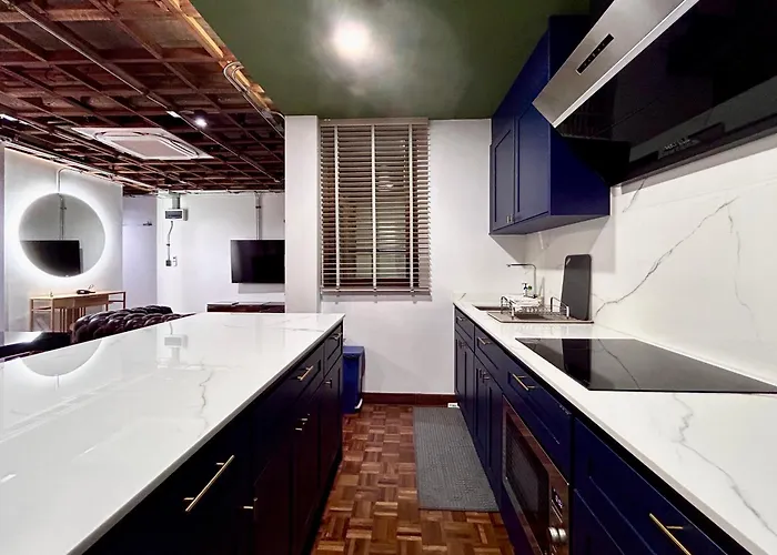 Brown Brick Thonglor - Blue Blueberry * Bangkok
